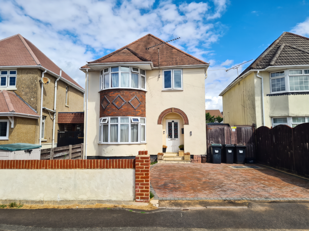 Main image of property: Hounsdown Avenue, SO40