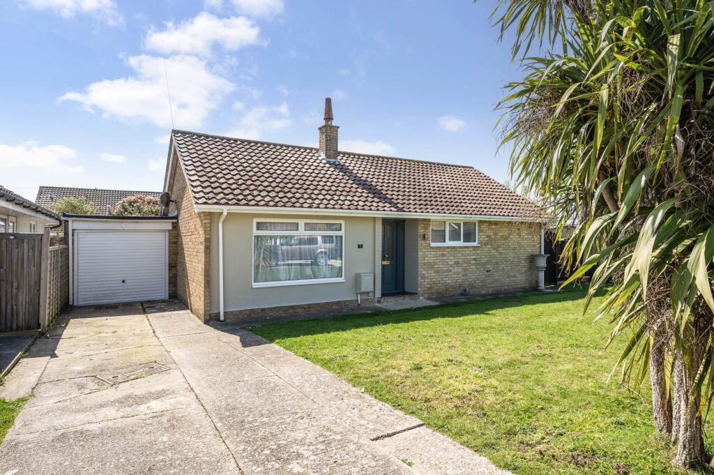 Main image of property: Grayswood Avenue, Bracklesham Bay, West Sussex, PO20