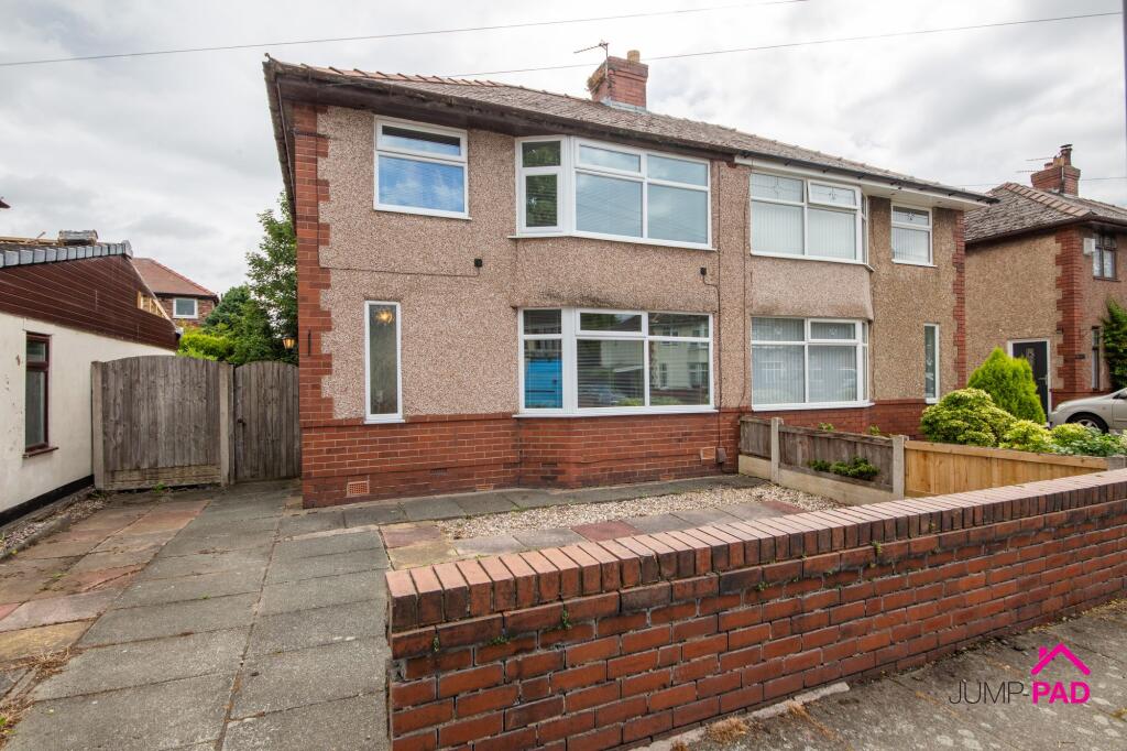 3-bed semi-detached on Kingsway, Newton-Le-Willows, WA12, £200,000