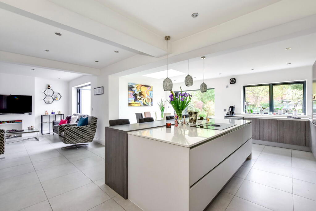 House in Hertsmere, Hertfordshire - View 5