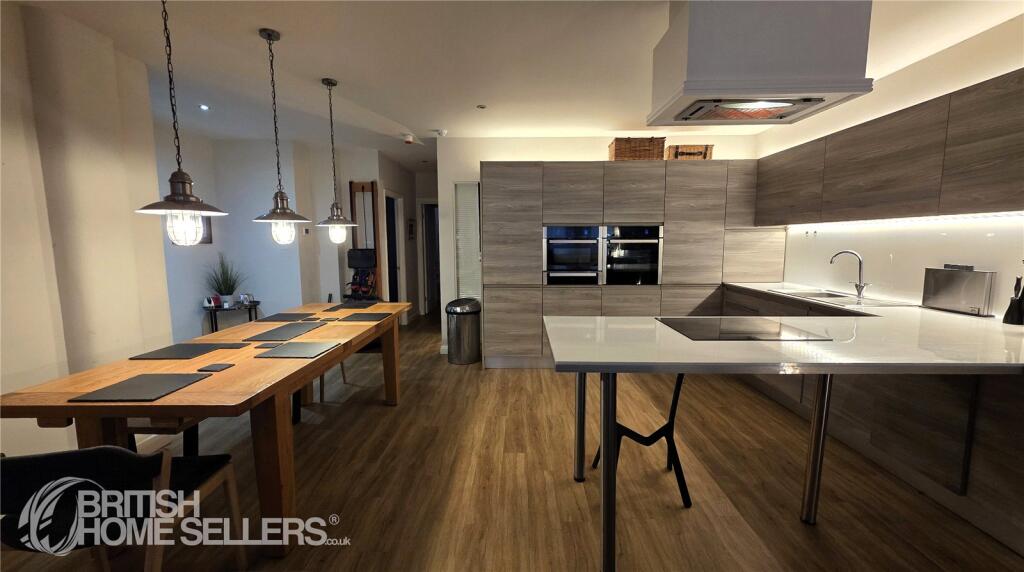 Main image of property: Hounds Gate, Nottingham, Nottinghamshire, NG1