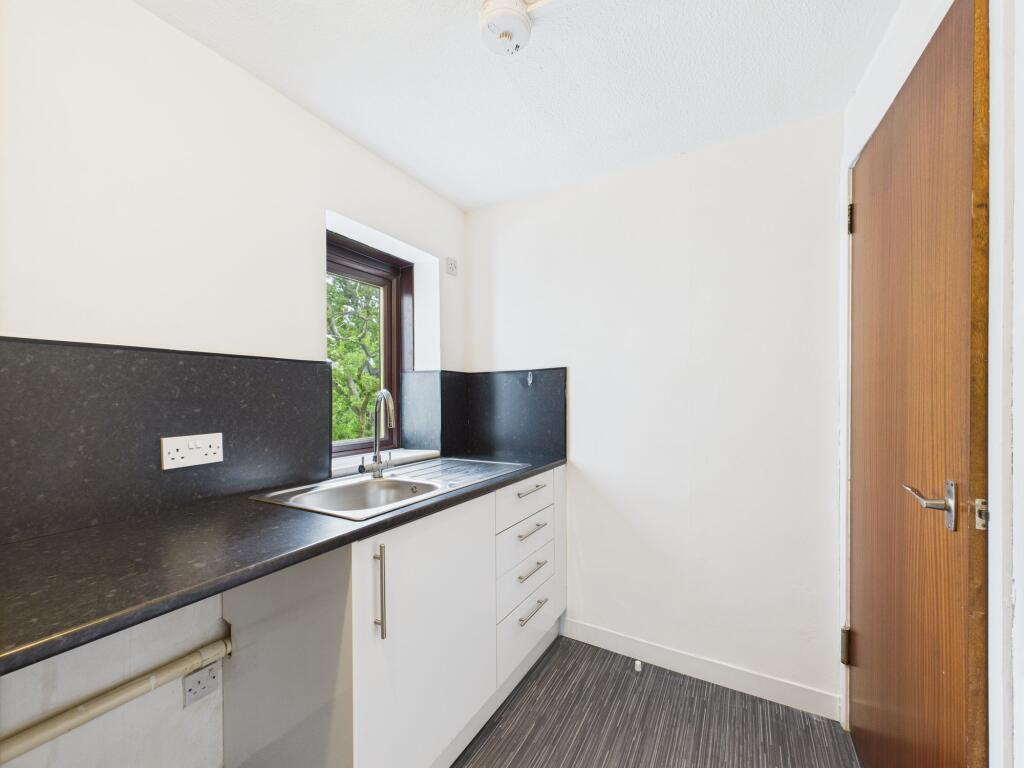 Apartment in Motherwell - View 4