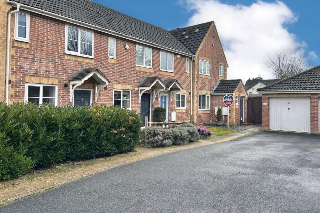 Main image of property: Fontwell Close, Aldershot, Hampshire, GU12