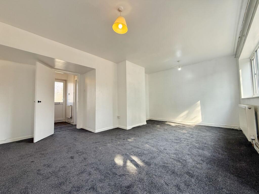 House in Luton, Limbury - View 2