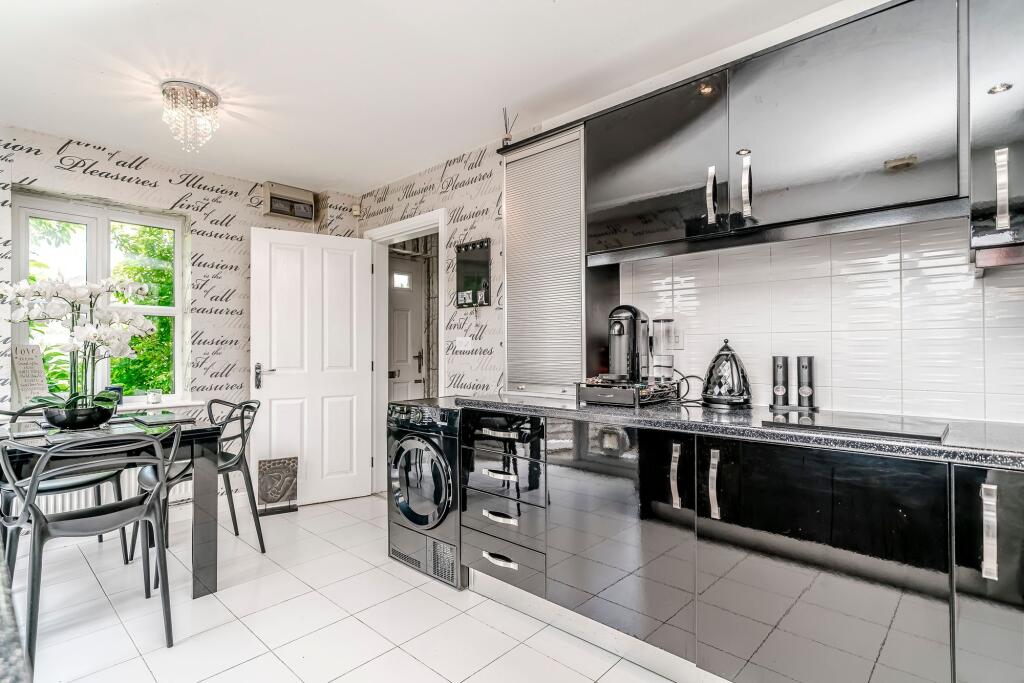 Darlington Close, Chorley, PR6 - View 5