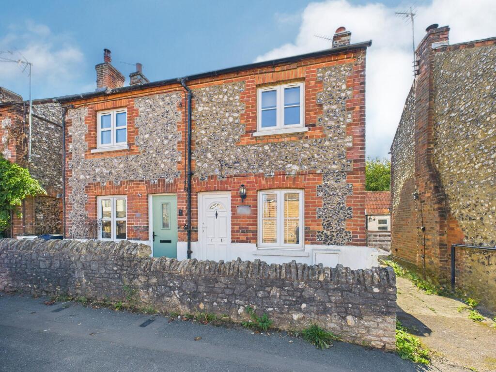 Main image of property: Main Road, Naphill, High Wycombe,