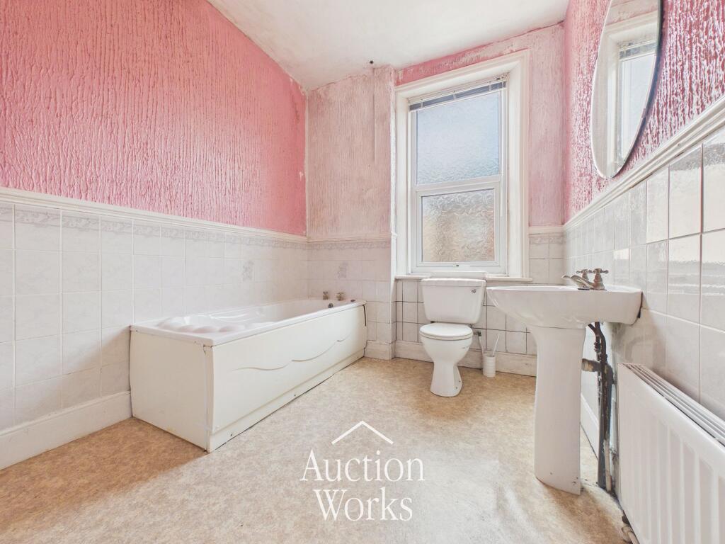 Apartment in Gateshead, North East - View 5
