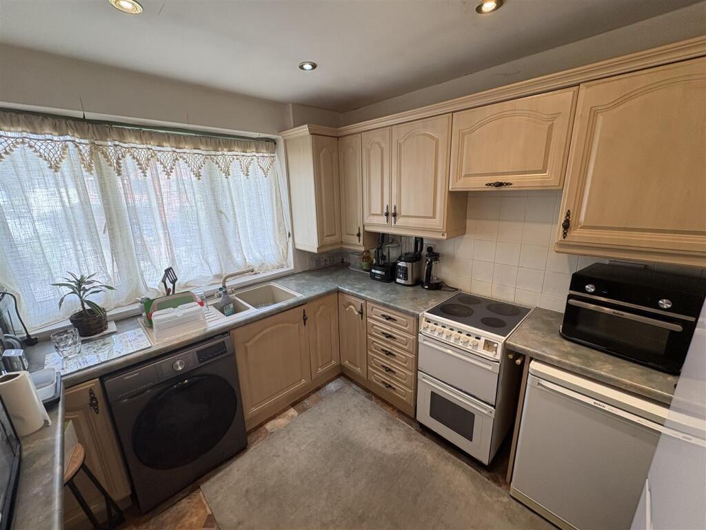 Apartment in Preston - View 4