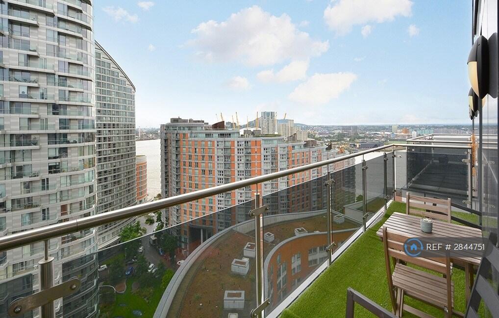 Main image of property: Streamlight Tower, London, E14