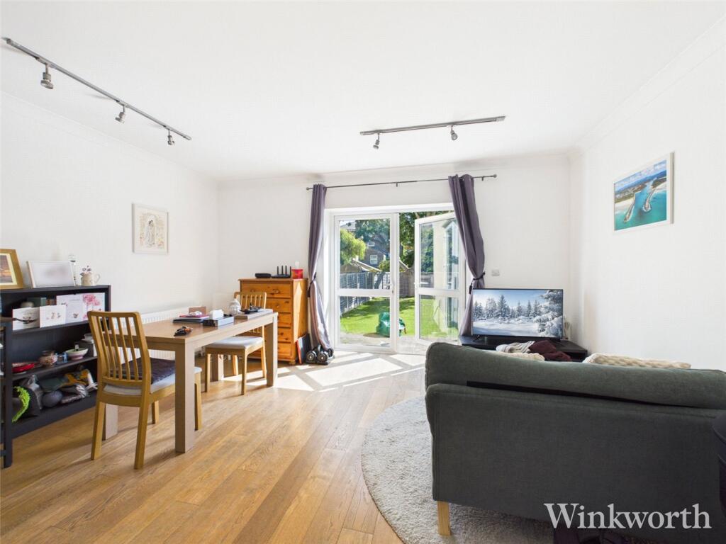 Apartment in London, West Ealing, Hanwell - View 2
