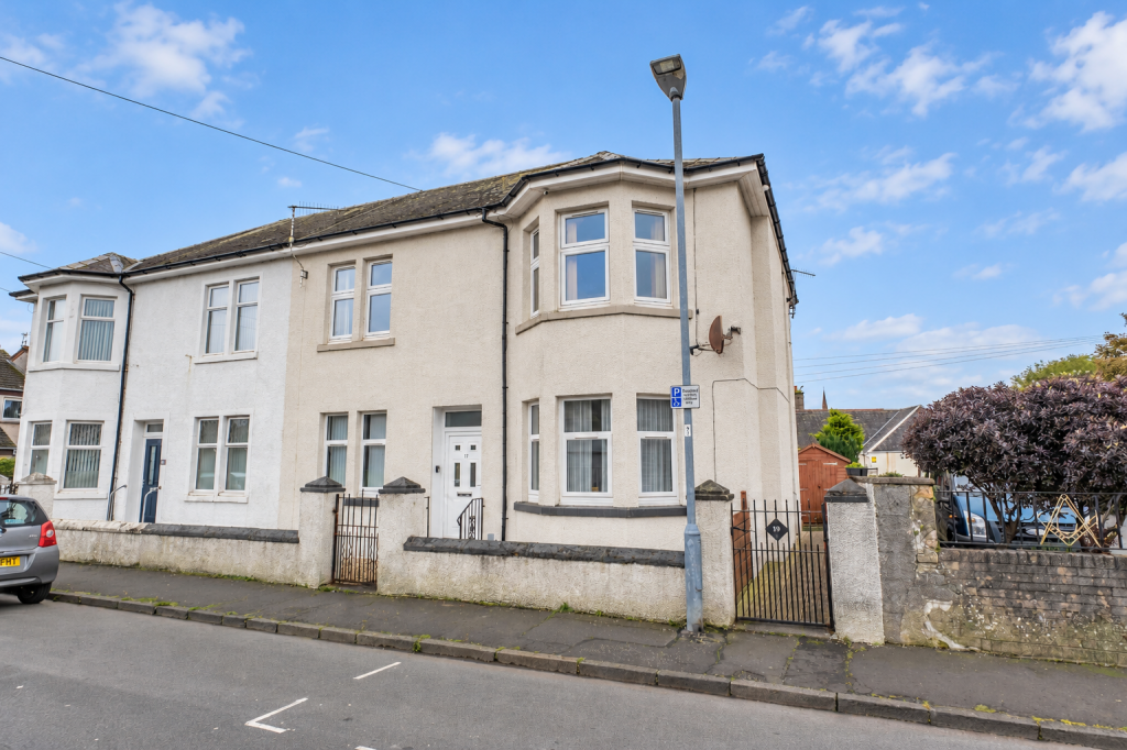 2-bed flat on 19 New Street, Largs, KA30 9LL, £80,000