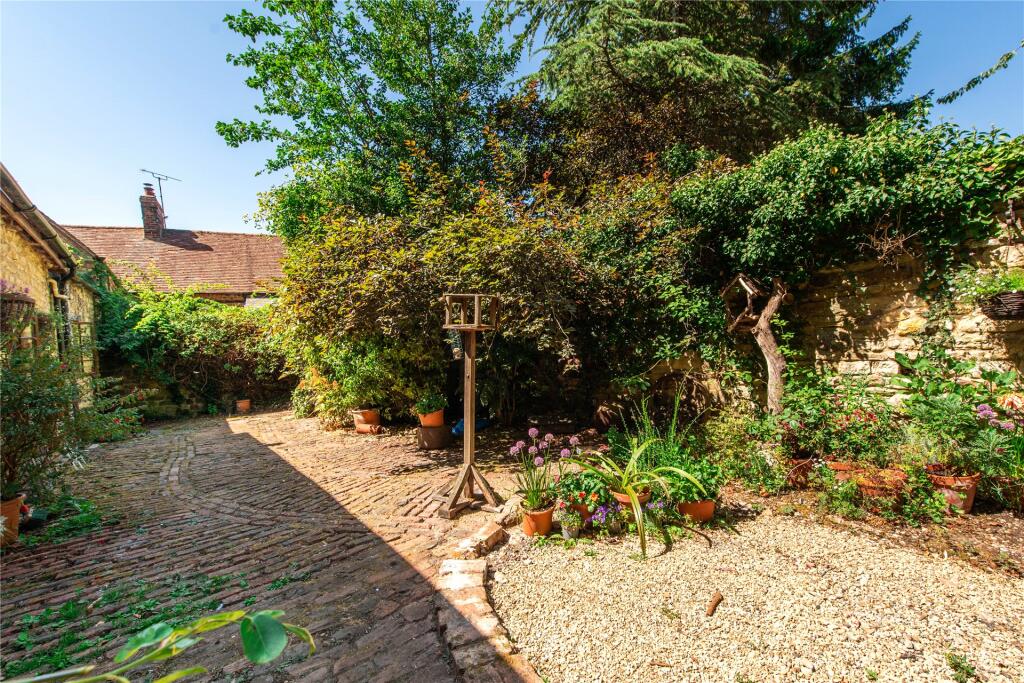 House in Northampton - View 5