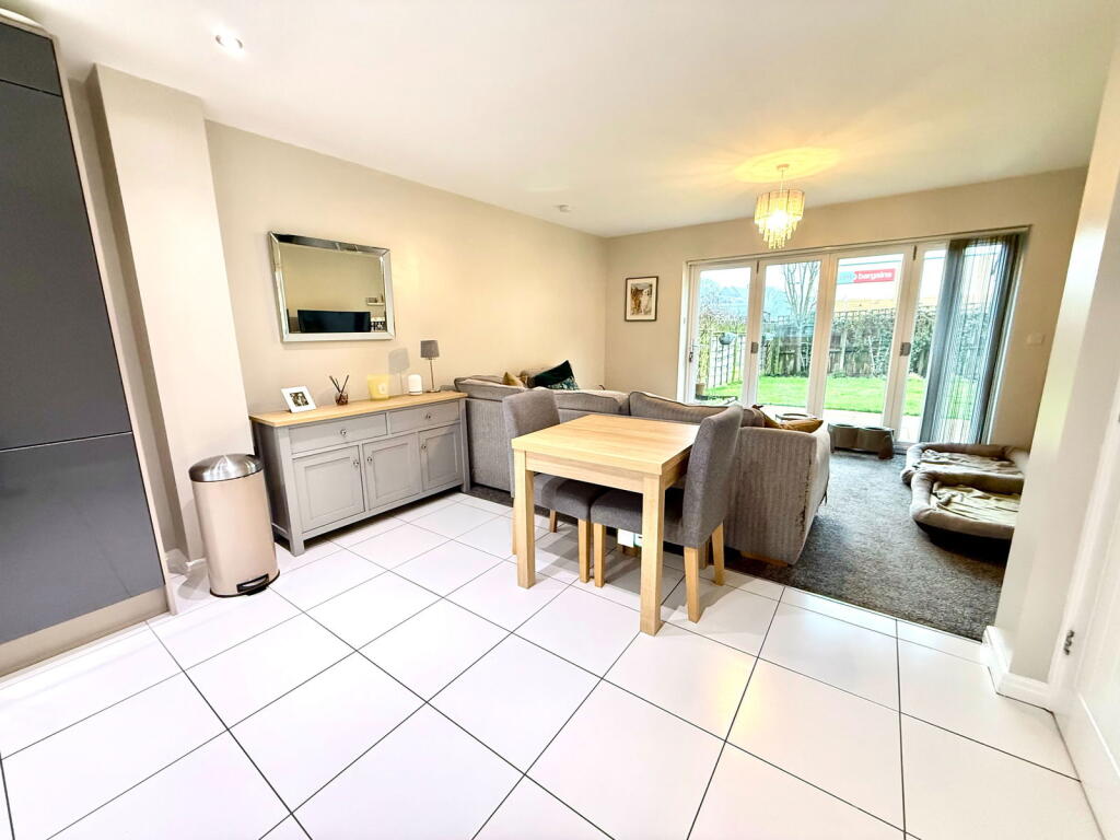House in Sheffield, Stocksbridge - View 4