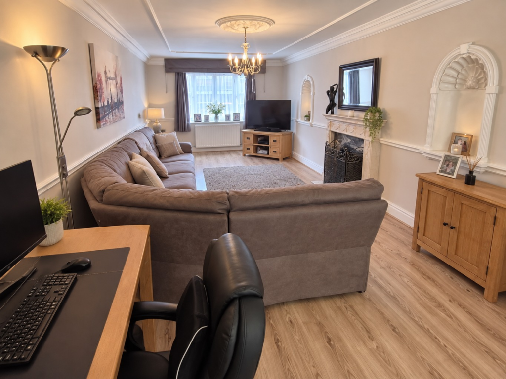 House in Luton - View 3