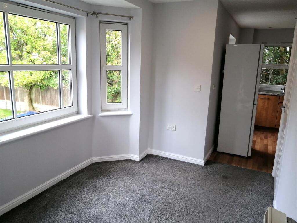 Apartment in Manchester, Fallowfield - More