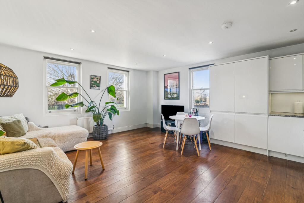 Apartment in London, Falcon Estate, Clapham Junction - View 2