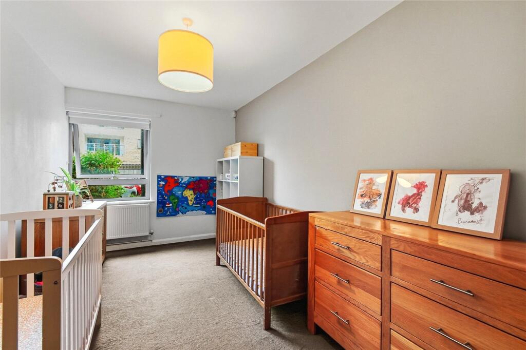Apartment in London - More