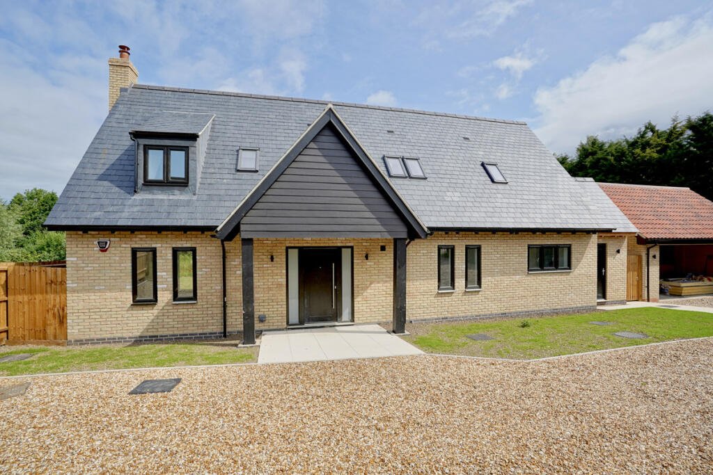 4-bed detached on Thrapston Road, Ellington, PE28, £625,000