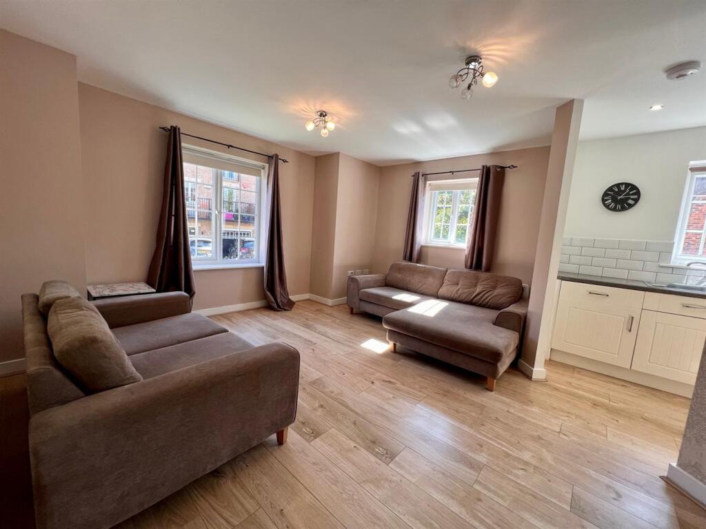 Apartment in York, Dringhouses - View 5