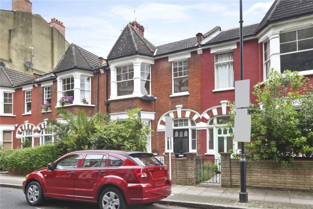 Apartment in London - More