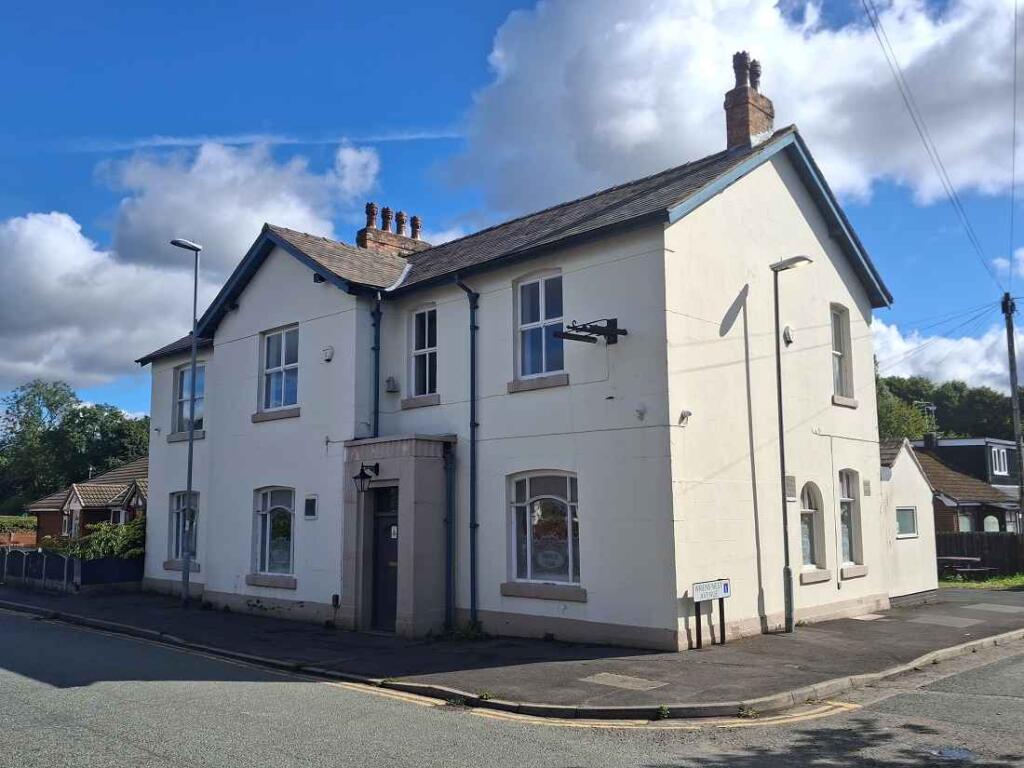 Main image of property: NW-625532 - Commercial Inn, 30 Smallbrook Road, Oldham OL2 7UQ