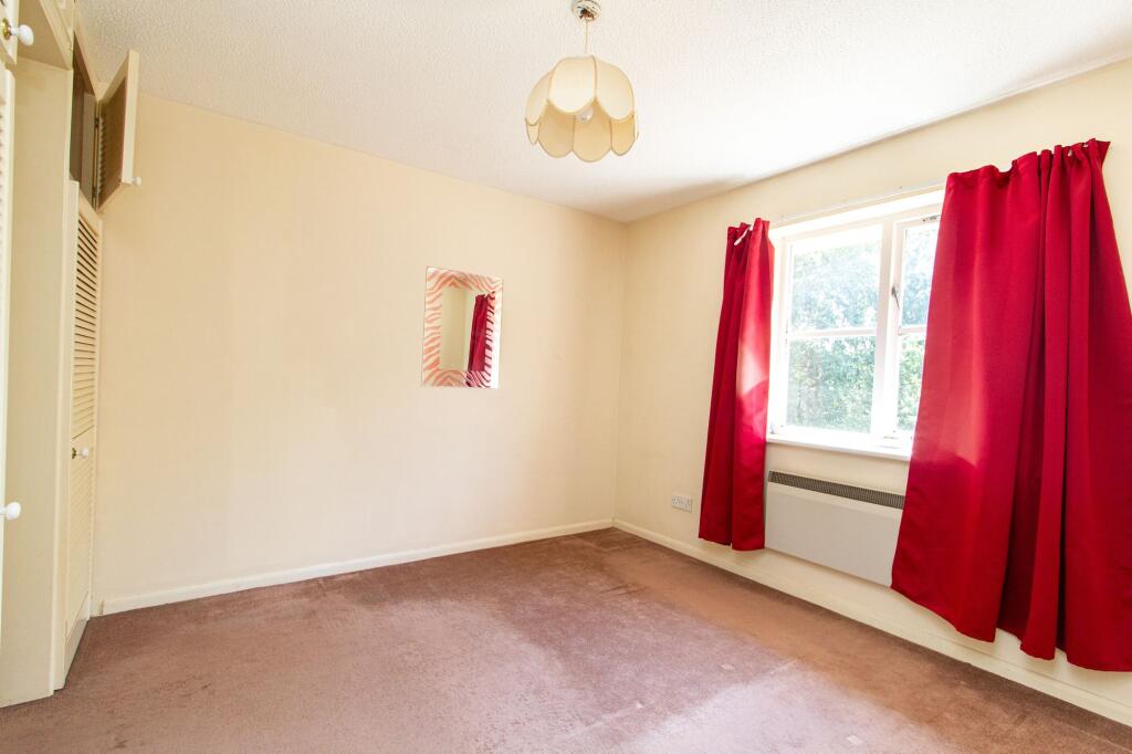 Apartment in Hart, Crookham Village - View 5