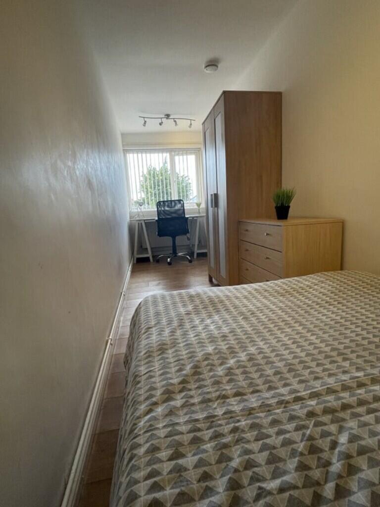 House in Worcester - View 3