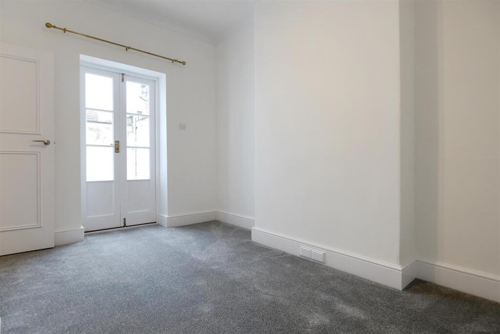 Apartment in Portsmouth - View 5