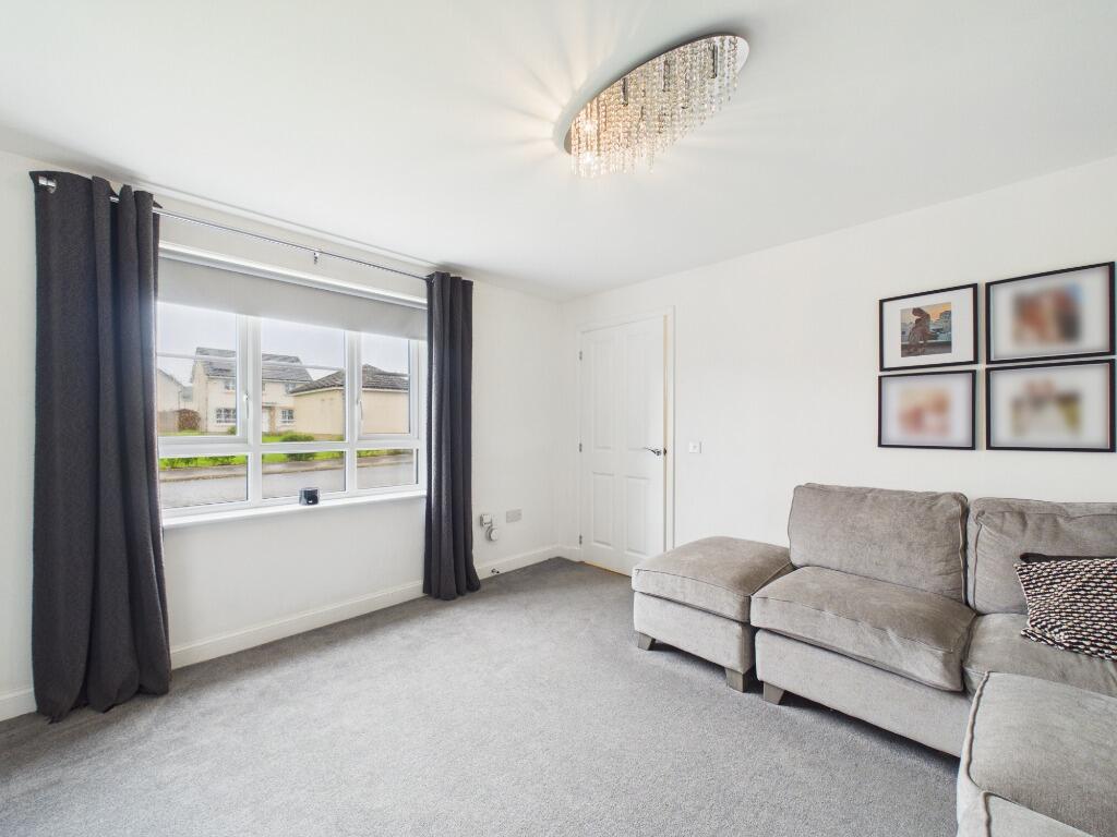 House in Glasgow, South Lanarkshire - More