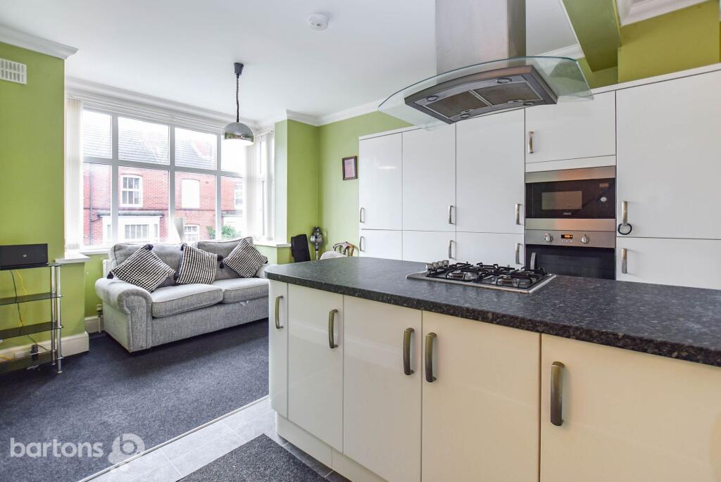 Broom Crescent, Rotherham, S60 photo 5