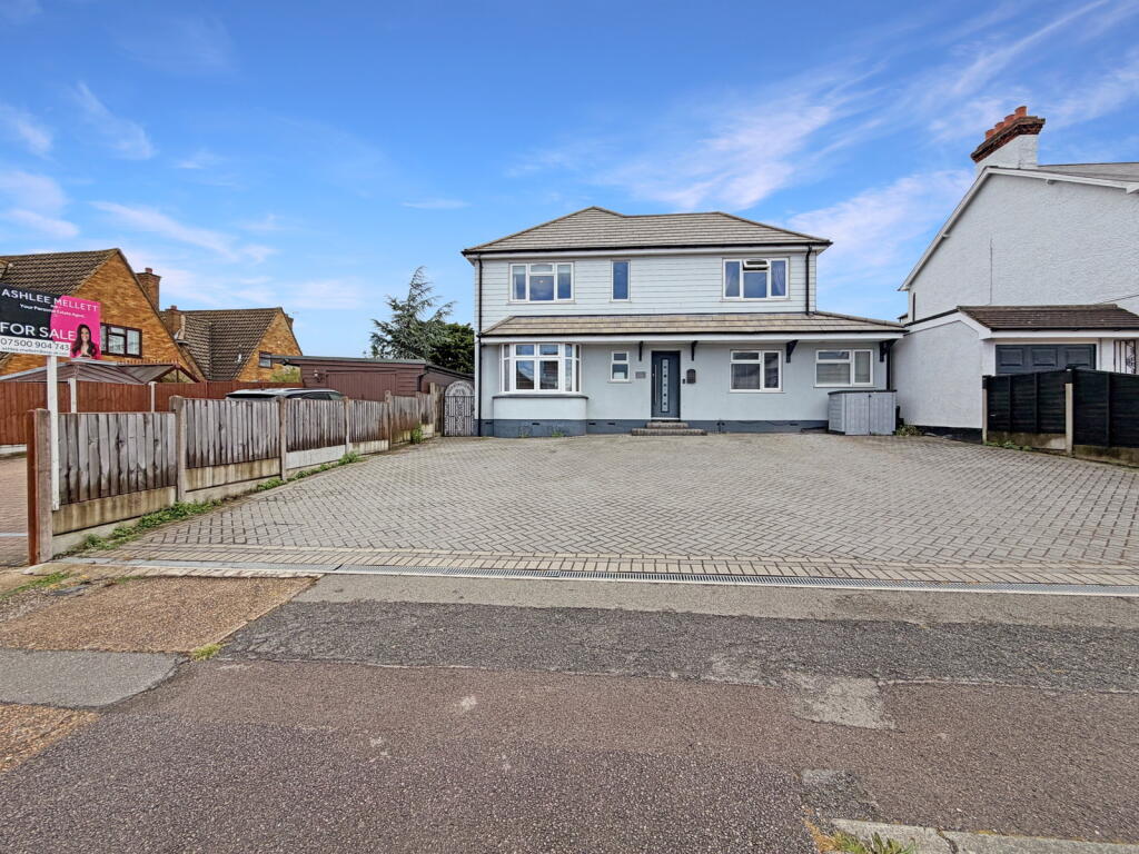 House in Southend-on-Sea - View 2