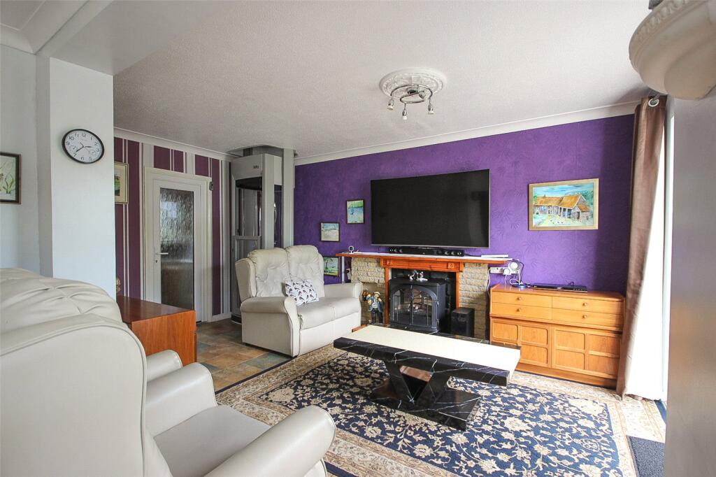 Douglas Road, Bedford, Bedfordshire, MK41 photo 2