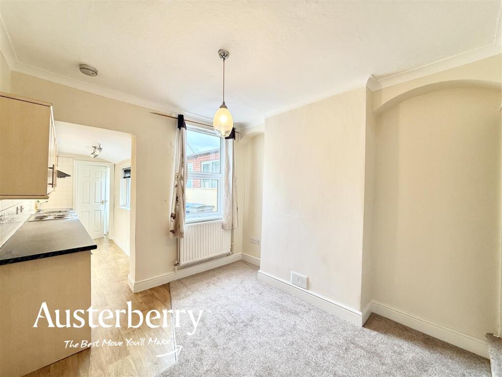 House in Stoke-on-Trent, Sandford Hill - View 3