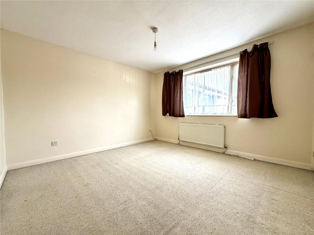 Apartment in Sutton - More
