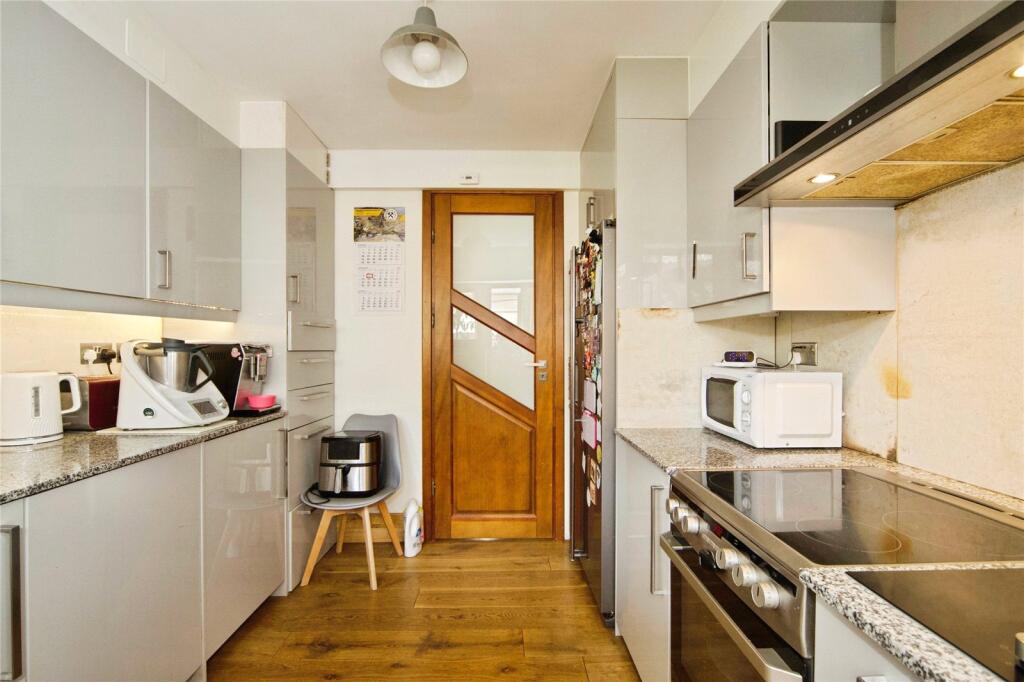 Apartment in London - View 2