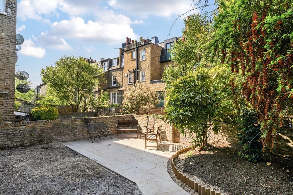Apartment in London - View 5