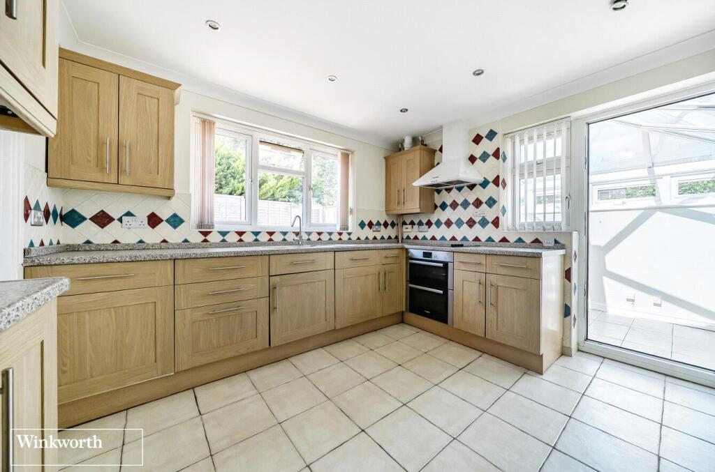 House in Basingstoke and Deane, Brighton Hill - View 2