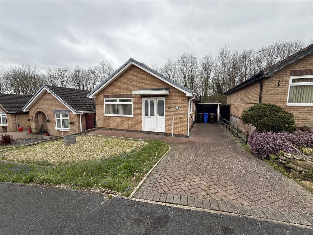 Main image of property: Cleeve Hill Gardens, Waterthorpe, Sheffield
