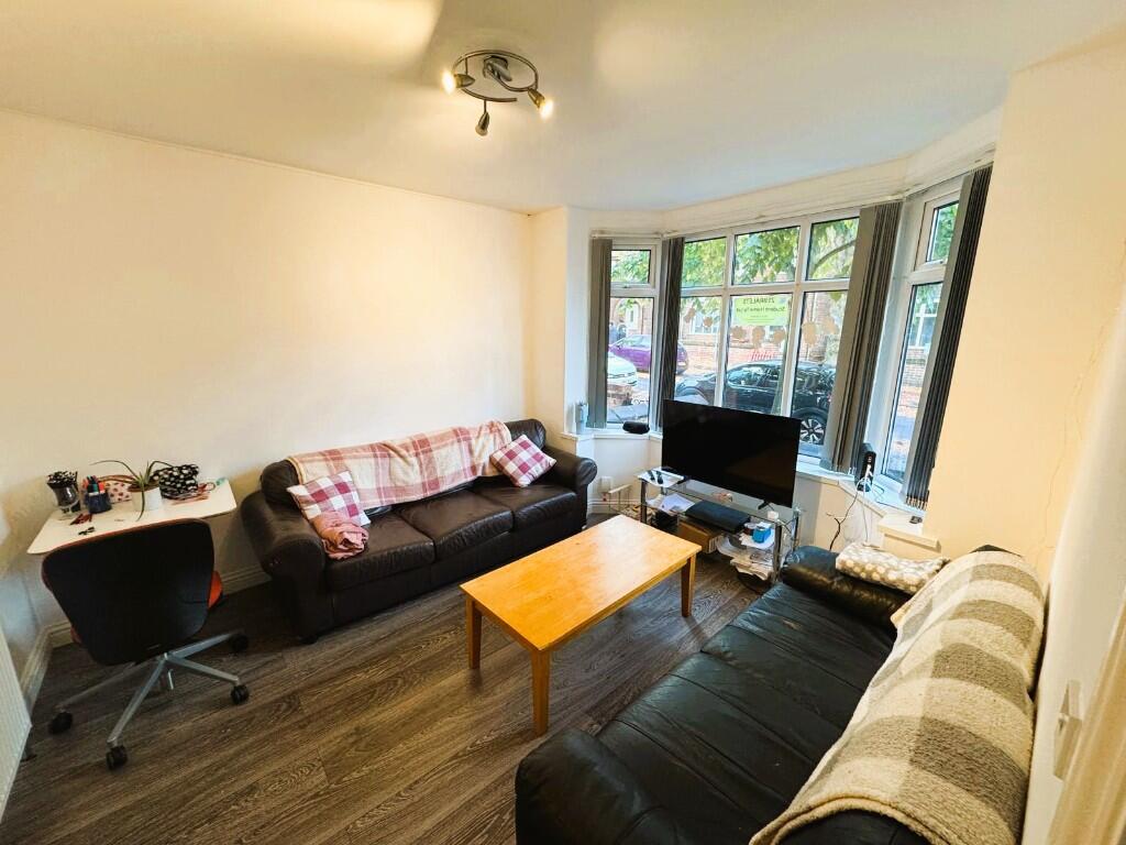 House in Nottingham - View 3
