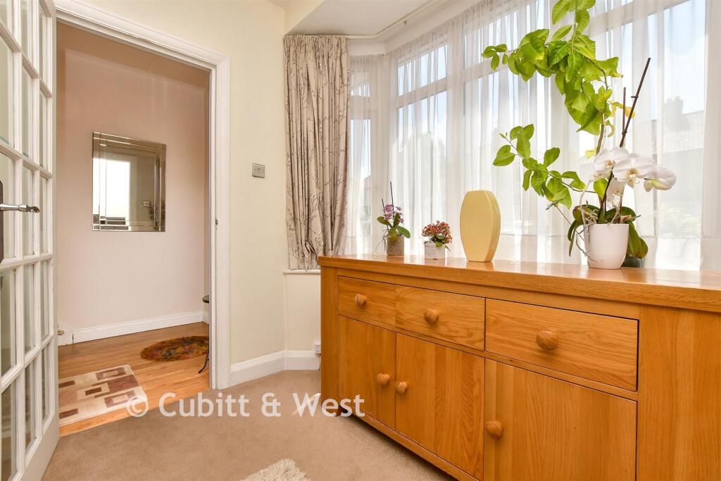 House in Sutton - More