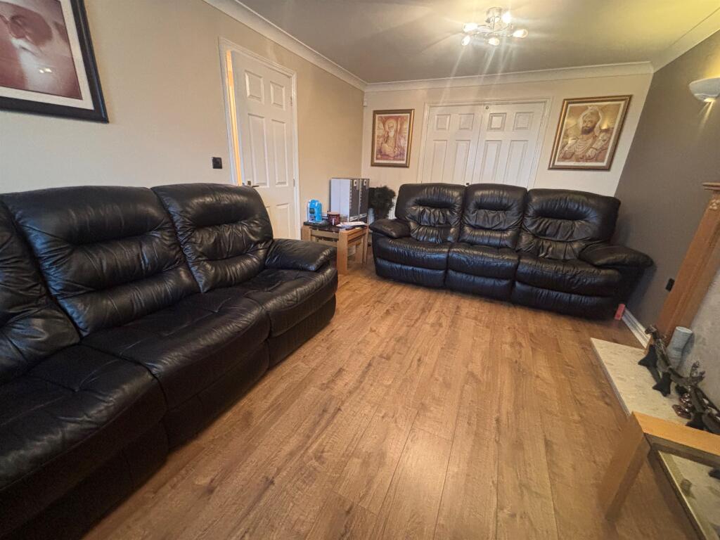 Wakeman Drive, Tividale, Oldbury photo 5