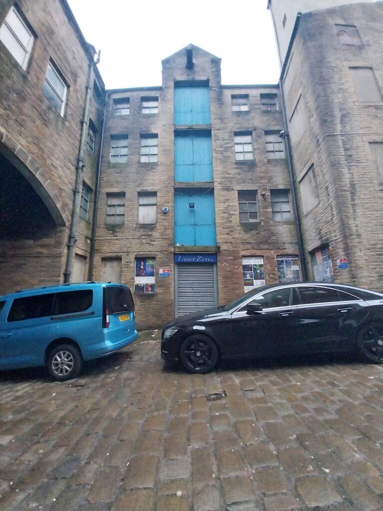 Additional image 3 of 114 Thornton Road, Bradford, BD1 2DX