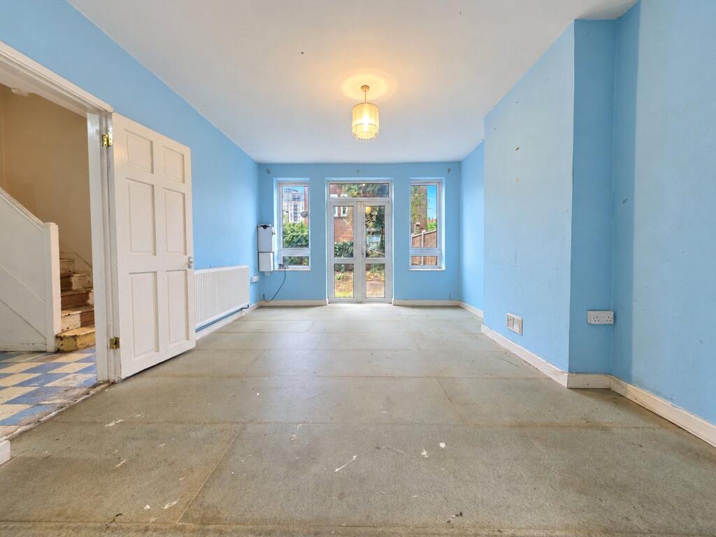 Boreham Avenue, London, E16 photo 4