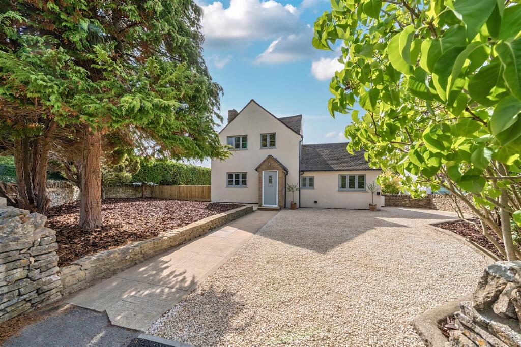 Main image of property: The Green, Chipping Norton