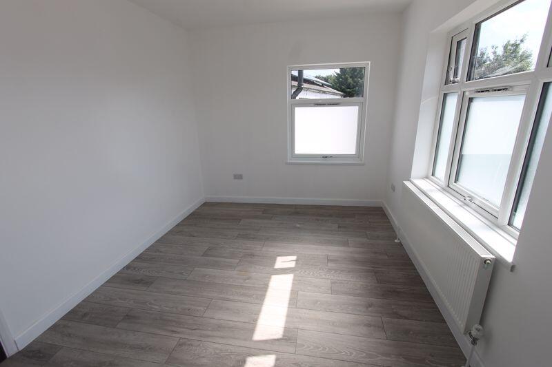 Apartment in Northampton - More