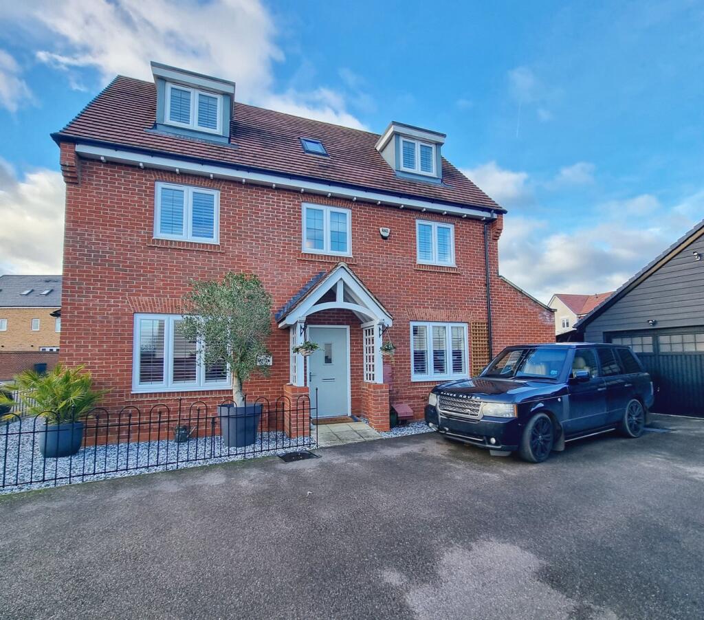 Main image of property: Aspen Way, Silsoe, Bedfordshire, MK45