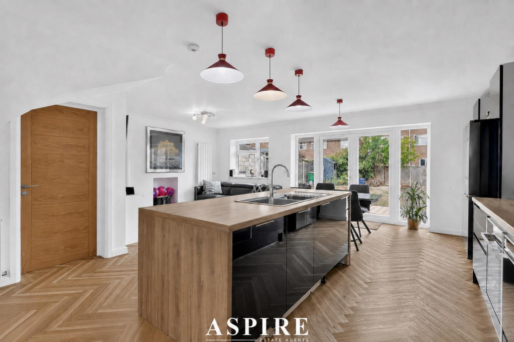 House in Southend-on-Sea - View 4
