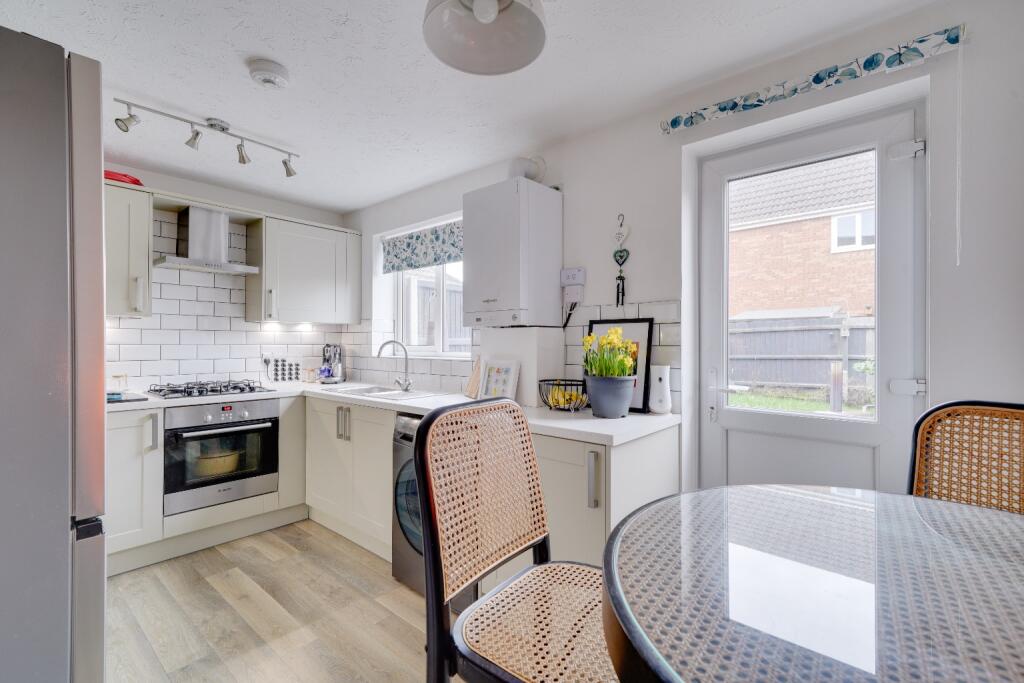 Wood View, Brampton, Huntingdon, Cambridgeshire, PE28 4FB photo 4