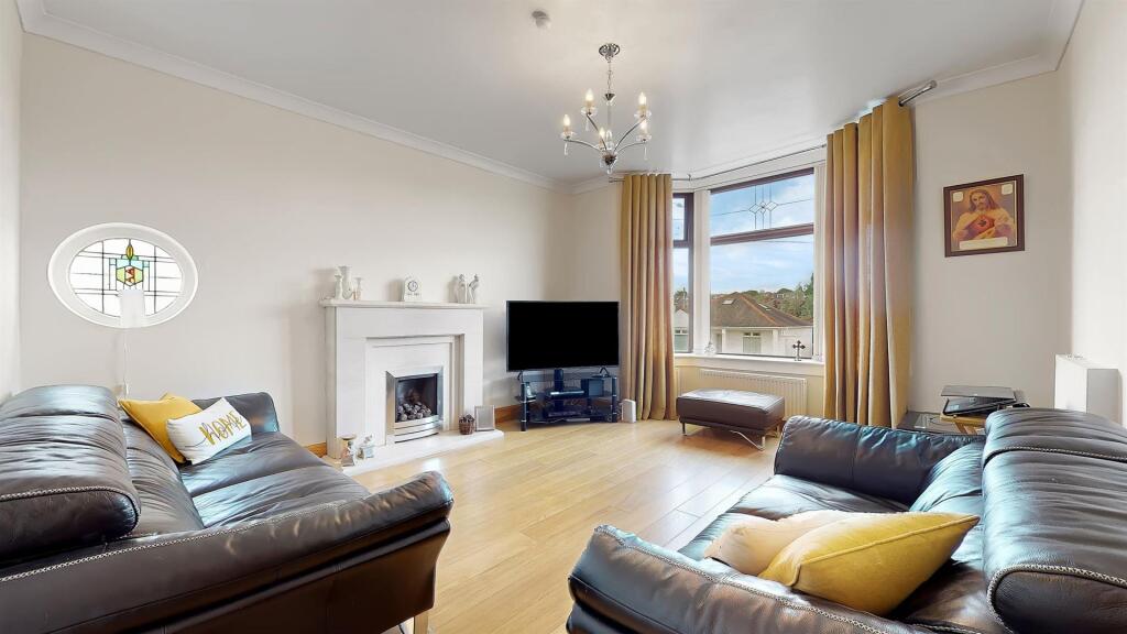 House in Glasgow, Croftfoot - More