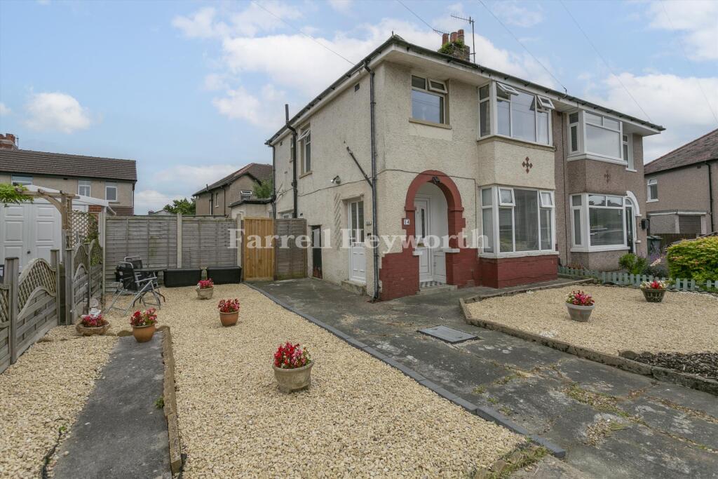 1-bed flat on Borrowdale Grove, Morecambe, £105,000